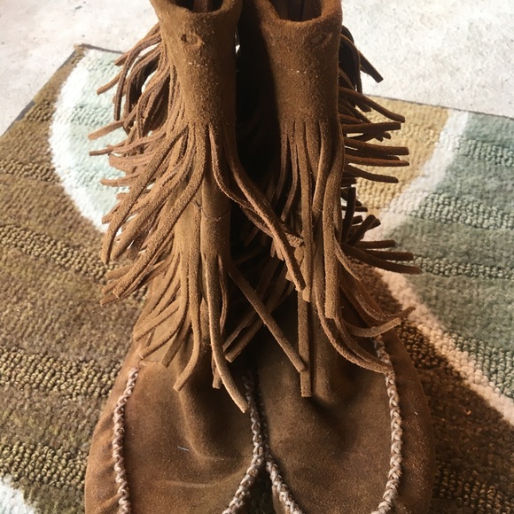 Minnetonka double fringe LEATHER boots - Picture 2 of 7